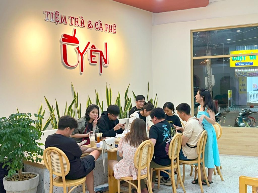 UYÊN - Tiệm Trà & Cà Phê