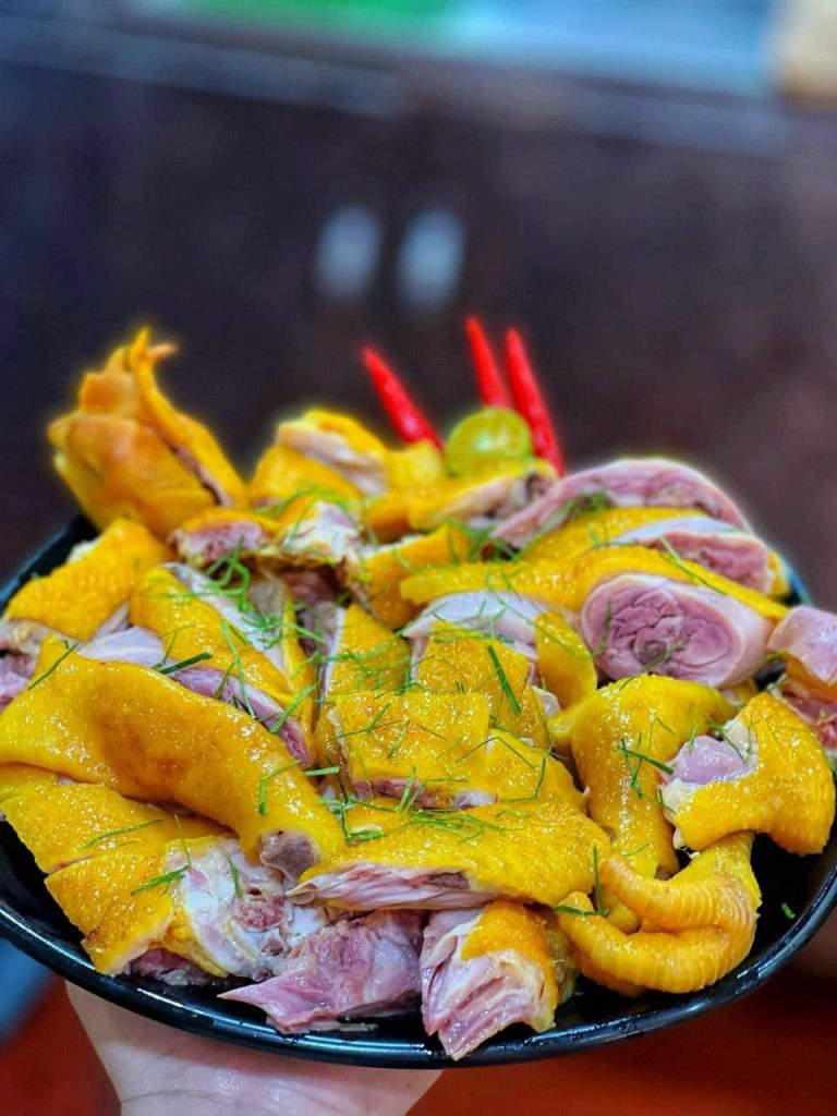 Gà ủ muối nóng camau