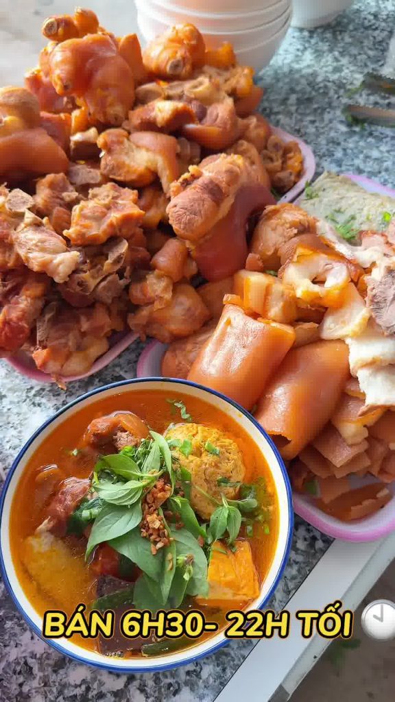 MỸ KHÁ BÚN RÊU