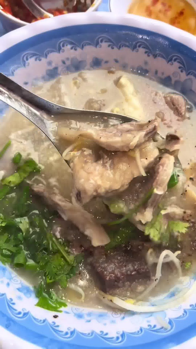 QUÁN CHÁO LÒNG KHÔNG TÊN ( Thảo )